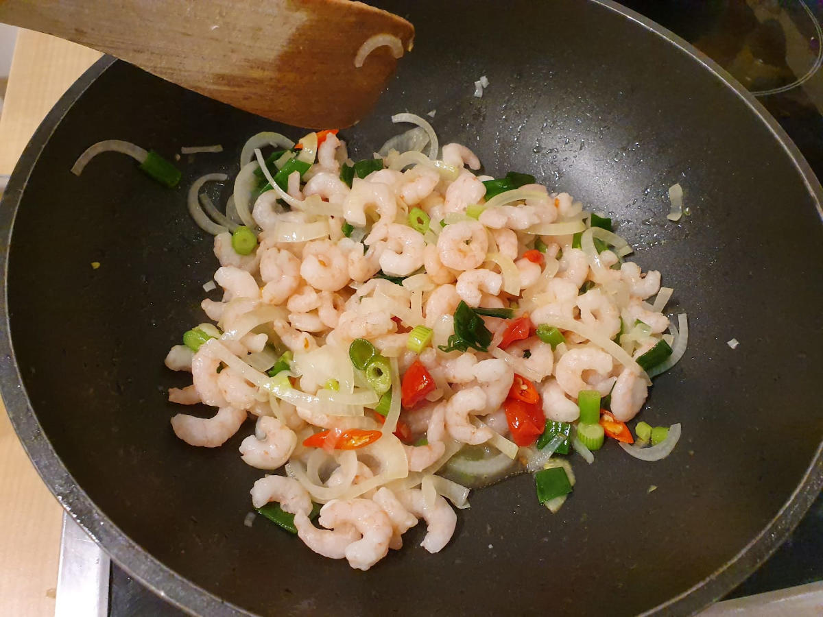 Shrimps in the wok